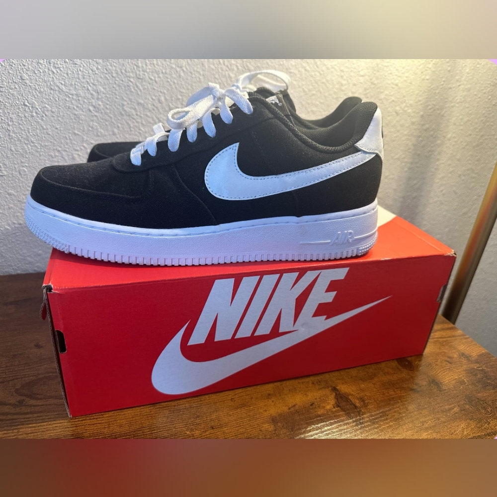 Nike Air Force 1